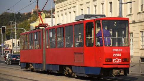 NESREĆA U VOJVODE STEPE: Žena ispala iz tramvaja, zadobila povrede glave