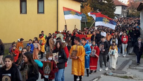 LITIJA PROŠLA GRADOM: Verujući narod u Pljevljima proslavio slavu hrama Svete Petke