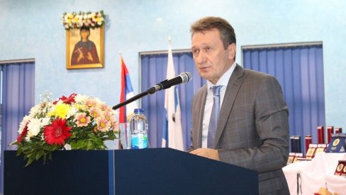 VUČIĆ - NAJBOLJE ZA SRBIJU I RS: Vasilije Perić podržao predsednika
