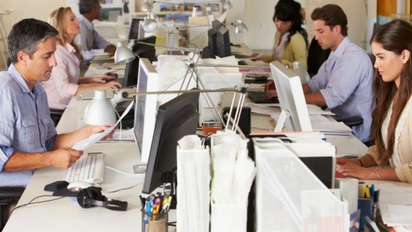 БЕЗ МАСОВНИХ ОТПУШТАЊА НА ЛОКАЛУ! Измене закона о управи иду у корист службеника у администрацији