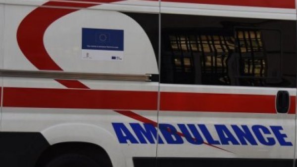 ТЕШКА НЕСРЕЋА У АРИЉУ: Возач БМВ-а ударио пешака на тротоару - човек хитно пребачен у Београд