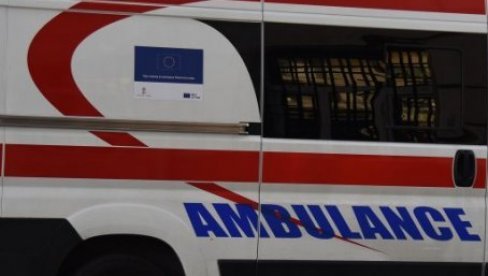 TEŠKA NESREĆA U ARILJU: Vozač BMV-a udario pešaka na trotoaru - čovek hitno prebačen u Beograd
