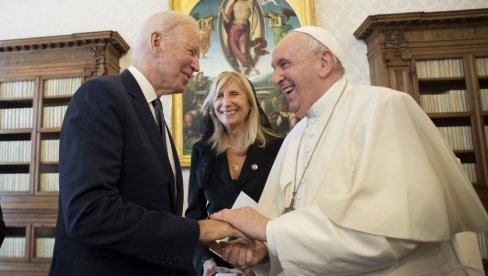 SREĆAN ŠTO JE DOBAR KATOLIK: Bajden otkrio šta mu je papa Franja rekao na sastanku