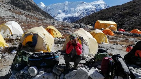 УГРОЖЕНО И СНАБДЕВАЊЕ ВОДОМ МИЛИЈАРДУ ЉУДИ: Највиши глечер на Монт Евересту се убрзано топи због климе