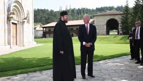 VISOKI DEČANI PODSETILI NA POSETU BAJDENA: Predsednik SAD poručio 2009. da je ovaj manastir simbol onoga što je potrebno Kosmetu
