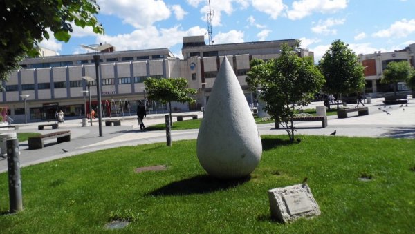 ГРАД ПОСТАЈЕ ГАЛЕРИЈА НА ОТВОРЕНОМ: Пирот жели уметничка дела из бившег Првог маја и хотел Стадион