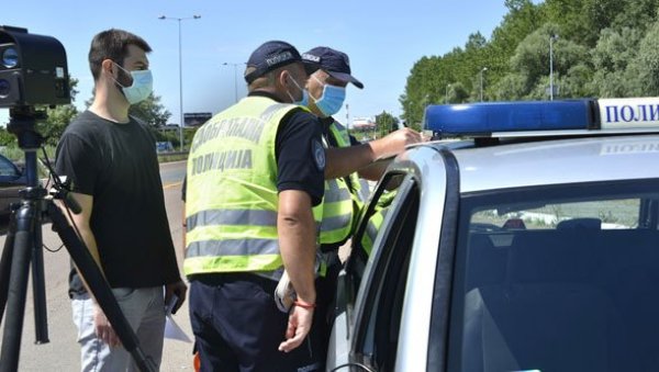 ВОЗИЛИ ПОД ДЕЈСТВОМ АЛКОХОЛА: Полиција ухватила пијане возаче у Владичином Хану и Врању