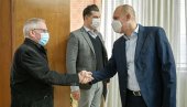 ISTAKNUTI ŠPANSKI DOKTOR LEČI SRPSKU DECU: Ministar zdravlja primio hirurga Venturu
