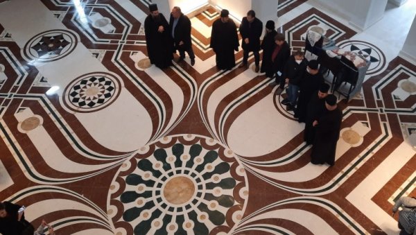 КОНТИНУИРАНА ПОДРШКА ГРАДА: Завршени радови на поду храма Светог Симеона Мироточивог