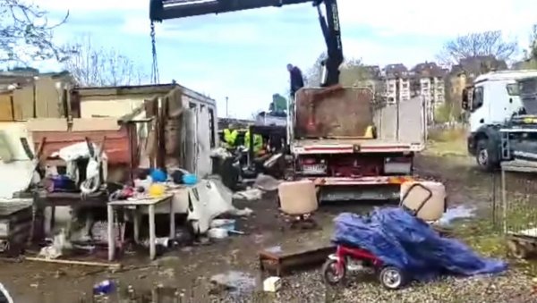 МАЈЦИ БОРЦА НУДЕ СОБИЦУ: Судски извршитељи у пратњи припадника МУП јуче закуцали на врата три породице