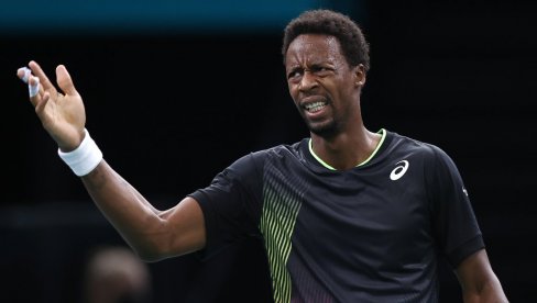 СПЕКТАКЛ ЈЕ НА КРАЈУ ДАНА: Миљеник публике жели да остане што дуже на турниру