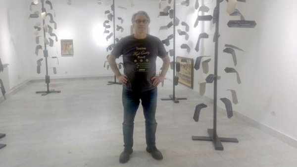 ЛИШЋЕ ЊИШЕ ДИЛЕМЕ: Изложба Игора Антића, ствараоца са адресом у Паризу, у продајној галерији Београд