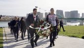 DA SE NE ZABORAVI: Kremlev i Borovčanin položili venac žrtvama u Drugom svetskom ratu