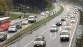 VOZAČI, BUDITE STRPLJIVI: Usporen saobraćaj na auto-putu ka Novom Beogradu