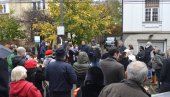 НЕМА РУШЕЊА ВИЛЕ: Протест грађана код здања у Интернационалних бригада 47 на Врачару, инвеститор користи правну незаштићеност објекта