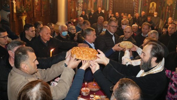 БОРС ПРОСЛАВЉА КРСНУ СЛАВУ: Централна прослава Митровдана одржана у Српцу