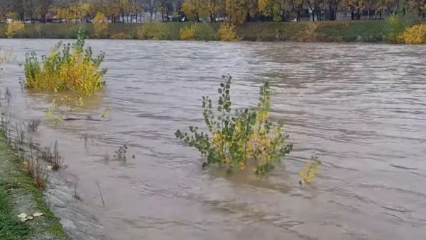 МОЛИМО БОГА ДА НЕ БУДЕ КИШЕ: Бањалучко насеље у седам дана два пута поплављено (ВИДЕО)