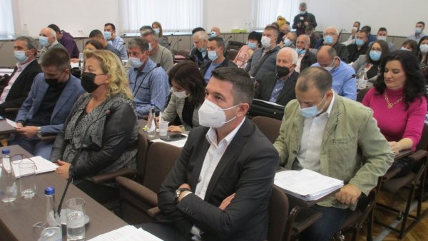 БИТКА ОКО НОВИХ АДРЕСА: Скупштина општине у Горњем Милановцу никако да превазиђе дугогодишње размирице