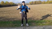 POSLE 40 DANA STIGAO U BIJELJINU: Humanitarac iz Kragujevca pešači 900 kilometara za bolesnog Iliju