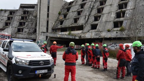 VELIKA VEŽBA U BIH: Obuku na Igmanu prošlo 55 spasilaca (FOTO)