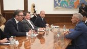 VUČIĆ SA HARČENKOM: Predsednik se sastaje sa ruskim ambasadorom