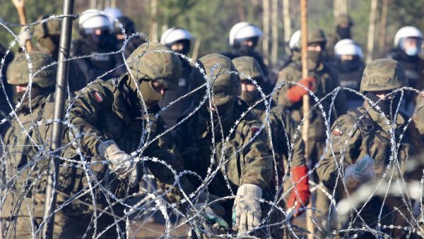 МОСКВА ОШТРО ОДГОВОРИЛА ЗАПАДУ: Лаж је да Лукашенко спроводи „хибридну операцију“ на граници са Пољском