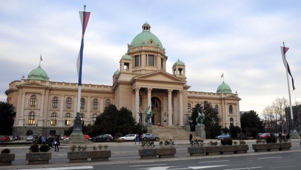 СЕДНИЦА У ПОДНЕ: Скупштине Србије сутра о новој Влади