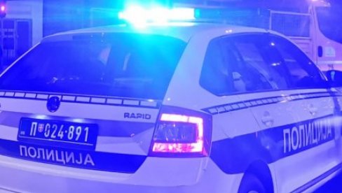 SAOBRAĆAJNA NESREĆA KOD POLICIJSKE STANICE U FUTOGU: Auto sleteo s puta - ima povređenih