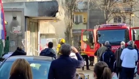 ПОЖАР У БЕОГРАДУ: Куља дим из месаре на Карабурми, грађани се окупили испред