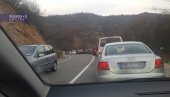 GUŽVA NA JARINJU: Na ulazak u južnu pokrajinu čeka se i više od sat vremena (FOTO)