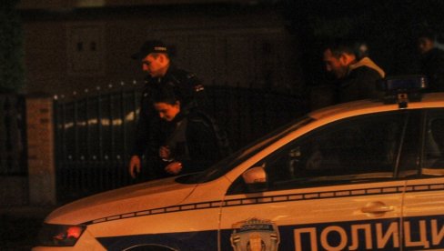 ПОЛИЦИЈА ОДВОДИ ЈАСМИНУ: Ухапшена осумњичена за убиство супруга у Сурчину (ФОТО)