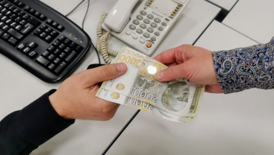 Lepe vesti! Penzionerima 20.000 dinara krajem januara, zdravstvenim radnicima po 10.000