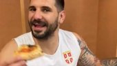 PIVO I PICA RECEPT ZA USPEH: Mitrovićev orginalan način proslave plasmana na Mundijal (VIDEO)