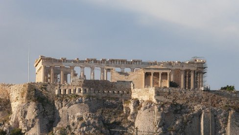 ОЧЕКУЈУ СЕ ТЕМПЕРАТУРЕ И ПРЕКО 40 СТЕПЕНИ: Грчка донела одлуку о затварању Акропоља