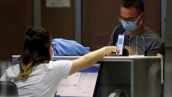 У ЕВРОПУ СА СЕРТИФИКАТИМА ИЗ СРБИЈЕ: Са вакцинама признатим у ЕУ слободно се путује, остали да провере услове уласка