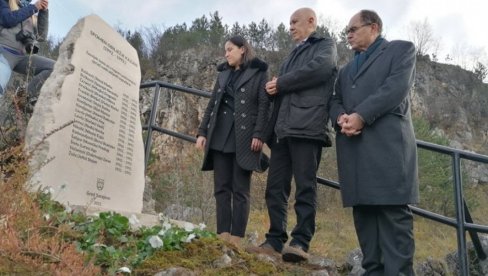 NI REČ O UBISTVU SRBA: Na Kazanima otkriven spomenik ubijenim građanima Sarajeva 1992. i 1993.