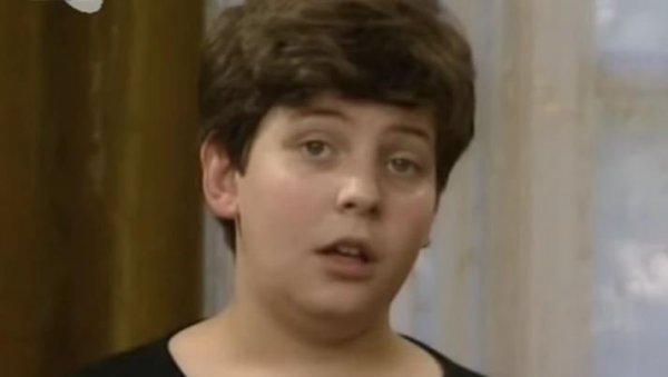 СЕЋАТЕ ЛИ СЕ ЗЛАТКА ИЗ МЕТЛЕ БЕЗ ДРШКЕ? Данас изгледа потпуно другачије и не бави се глумом (ФОТО)