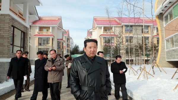 ПРЕКО 200.000 НОВИХ СЛУЧАЈЕВА ЗАРАЗЕ: Северна Кореја на удару коронавируса, оболелих око 2,5 милиона