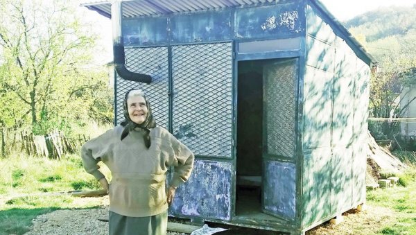 THIS IS NOT A SMALL KIOSK, BUT MY PALACE: Dusica Vemic (68) from Donja Mutnica near Paracin was recently provided with a new roof over her head by humane neighbors