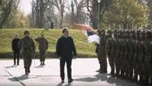 VUČIĆ ČESTITAO DAN KOPNENE VOJSKE: Još jednom ste pokazali da državljani Srbije mogu biti mirni (VIDEO)