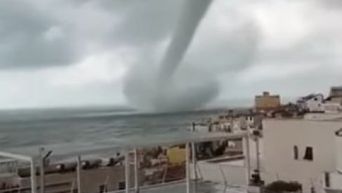 OLUJNI VRTLOŽNI VETAR USMRTIO ČOVEKA: Posle uragana novo nevreme pogodilo Siciliju (VIDEO)