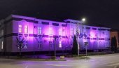 ЉУБИЧАСТИ НОВЕМБАР ЗА МАЛЕ ДИВОВЕ: У Свилајнцу светла на згради општине и Центра за бригу о породици