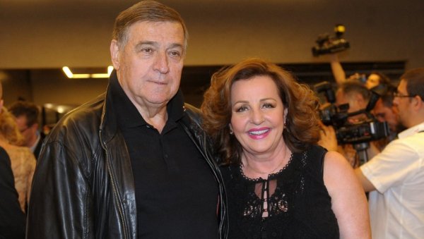CELEBRATED HIS LAST BIRTHDAY IN FRONT OF THE CAMERAS: Ana Bekuta and Merima Njegomir moved Milutin Mrkonjić in the show, sang together in his honor