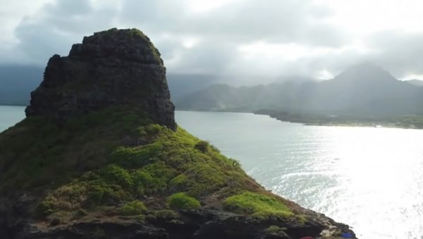 НЕВЕРОВАТНО, РЕКОМ ПОТЕКАО АЛКОХОЛ! Феномен на хавајском острву запањио становништво