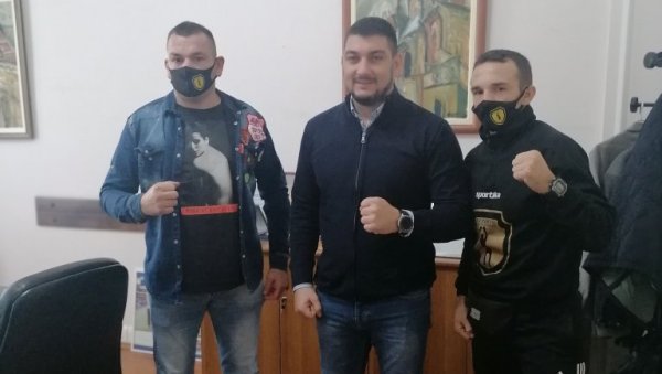 СЕЋАЊЕ НА ПАЛЕ ХЕРОЈЕ: Почео међународни боксерски турнир у част оних који су дали живот за отаџбину