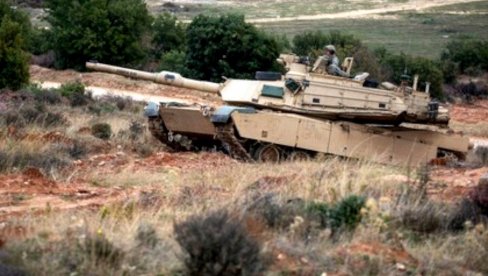 ПЕНТАГОН НЕ ДА КИЈЕВУ АБРАМСЕ: Војна помоћ неће обухватити тенкове