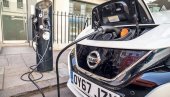 БОРБА ЗА ОПСТАНАК ИНДУСТРИЈЕ: Будућност електричних аутомобила доведена у питање