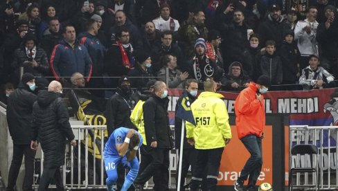 PAJET ŽRTVA DRUGI PUT! Divljanje navijača na stadionima uznemirilo Francusku (VIDEO)