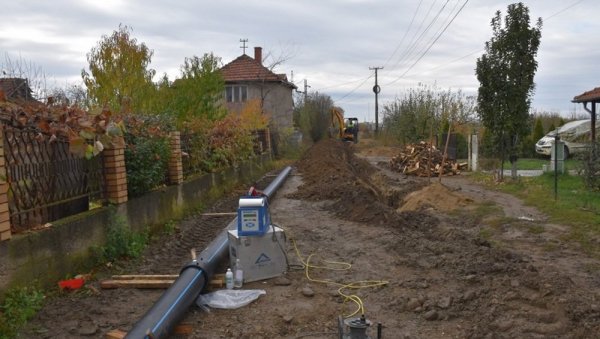 ИНВЕСТИЦИЈА ОД СКОРО ДЕВЕТ МИЛИОНА: Заменом дела водоводне мреже до редовнијег снабдевања