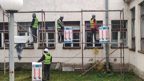 ISPUNJENO JOŠ JEDNO OBEĆANJE PREDSEDNIKA VUČIĆA: Počeli radovi na rekonstrukciji KBC Kosovska Mitrovica!